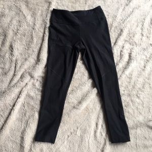 Outdoor Voices 3/4 Compression Leggings